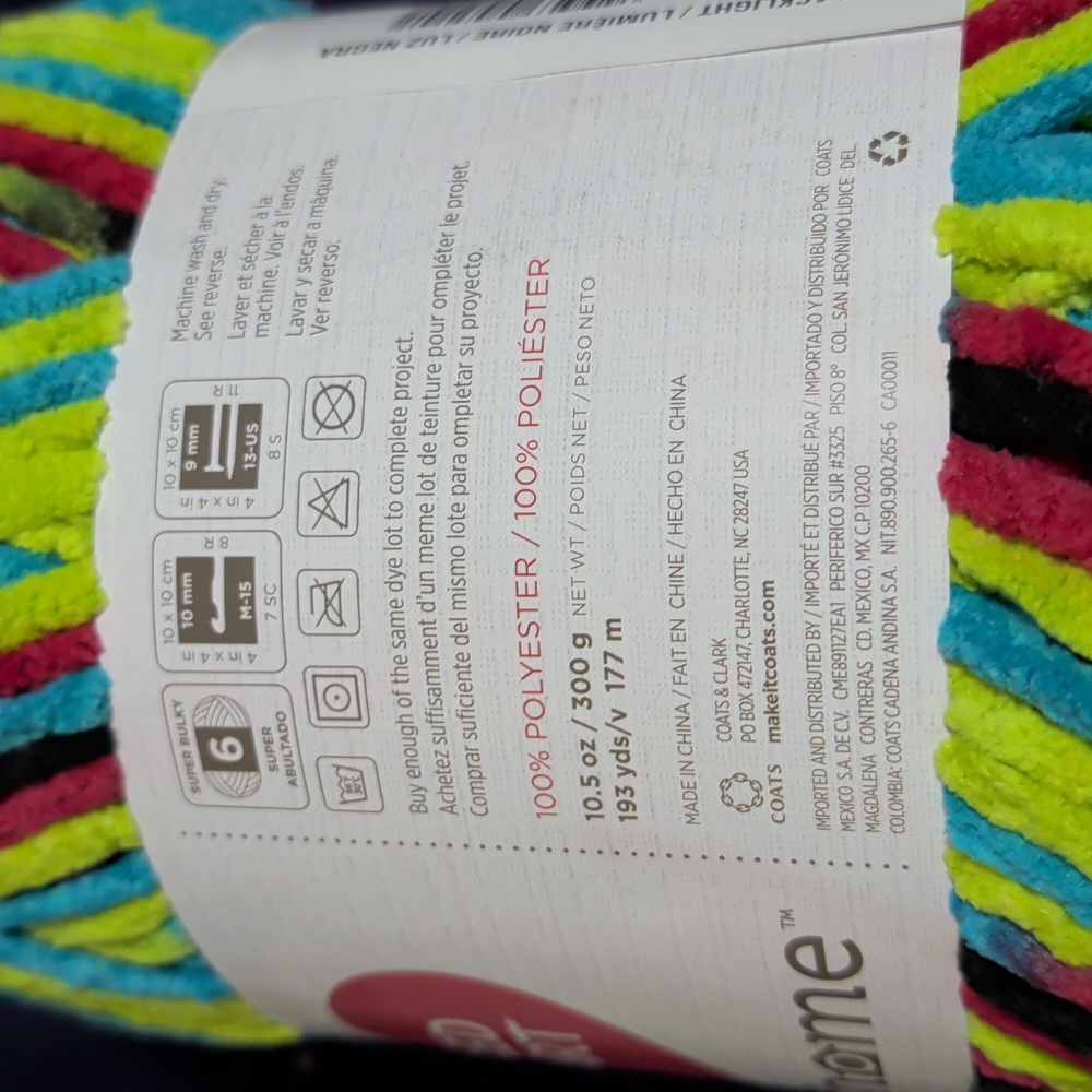 RARE! 2 New Skeins Red Heart Sweet Home Blanket Yarn NWT Blacklight Discontinued - Picture 3 of 7